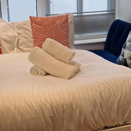 Lovely 1-Bed Apartment In London Bagian luar foto