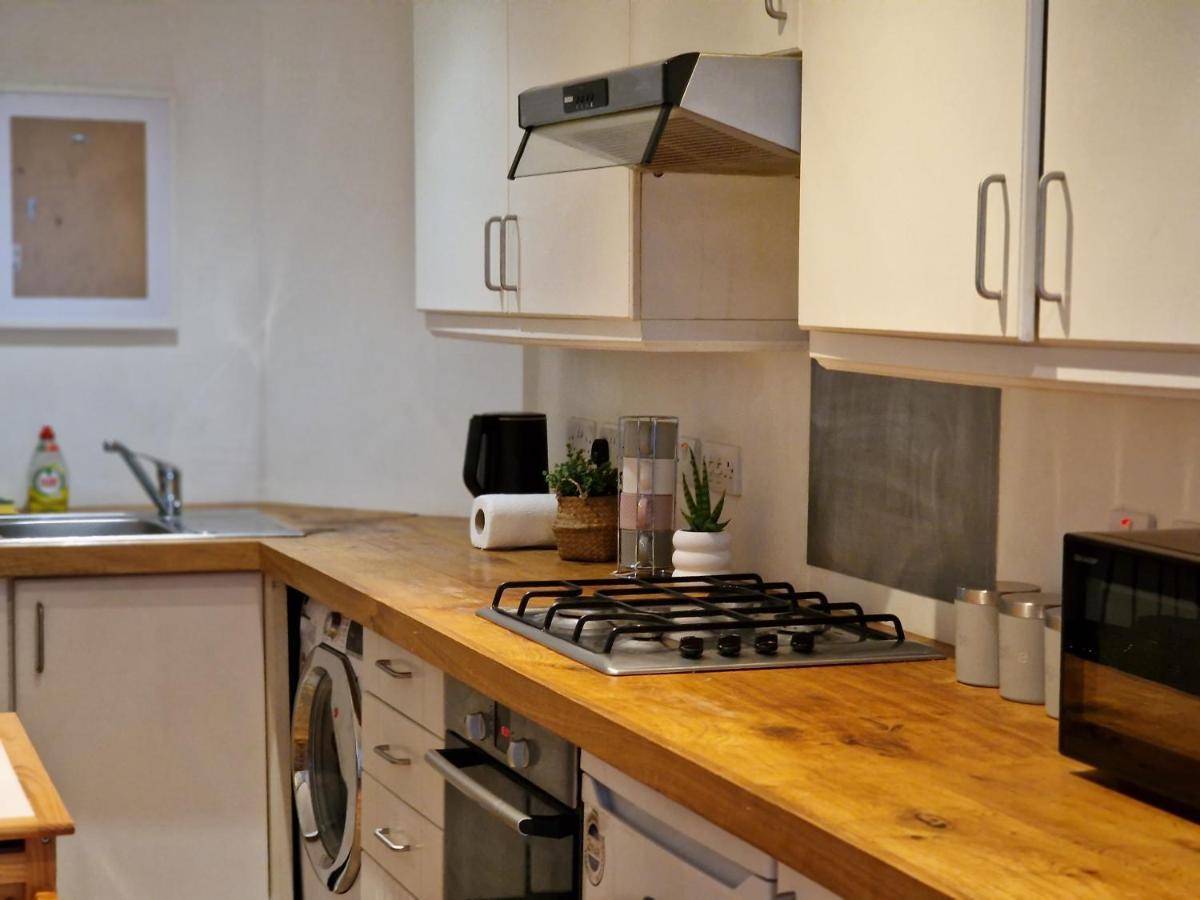 Lovely 1-Bed Apartment In London Bagian luar foto