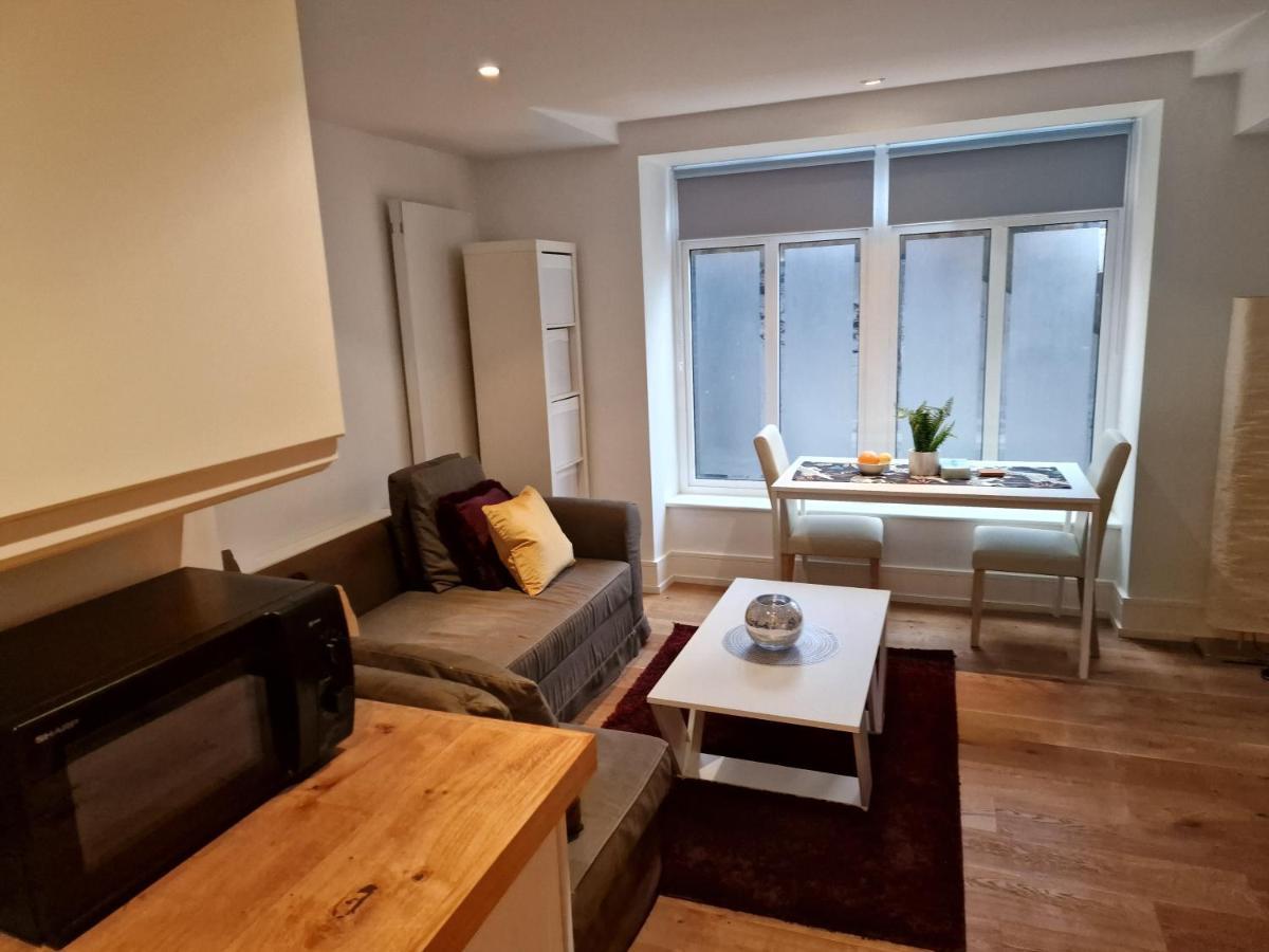 Lovely 1-Bed Apartment In London Bagian luar foto